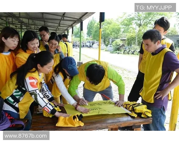 重庆极限运动队的团队协作探索与挑战精神的完美结合 重庆极限运动队的团队协作探索与挑战精神的完美结合