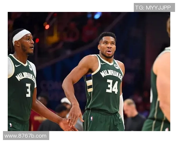 字母哥愤怒撕扯球衣雄鹿惨败后更衣室内爆发激烈冲突