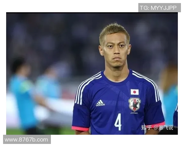 本田圭佑在对阵丹麦的比赛中展现出惊人实力与决心的精彩瞬间