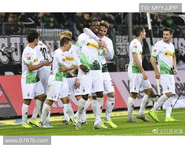 比勒菲尔德与门兴激战正酣谁能在这场较量中笑到最后 比勒菲尔德与门兴激战正酣谁能在这场较量中笑到最后