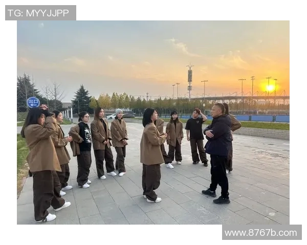 重庆街舞队默契配合的魅力探秘与团队精神的完美展现