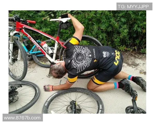 阿喀琉斯与福伦丹新浪对决精彩回顾与赛后分析 阿喀琉斯与福伦丹新浪对决精彩回顾与赛后分析