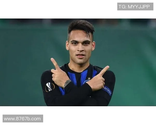 马丁内斯的传奇之路：从足球新星到世界级教练的蜕变与挑战