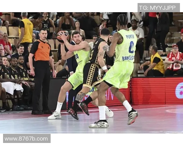 07年NBA季后赛经典对决太阳队与雄鹿队的激烈较量与精彩瞬间回顾