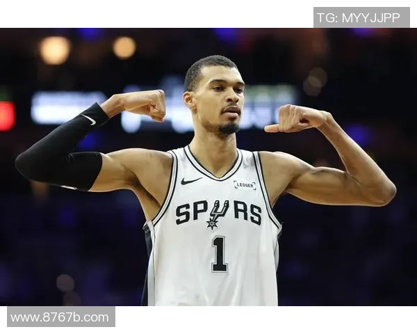 德阿隆福克斯如何在NBA赛场上崭露头角成为新一代控球后卫的领军人物